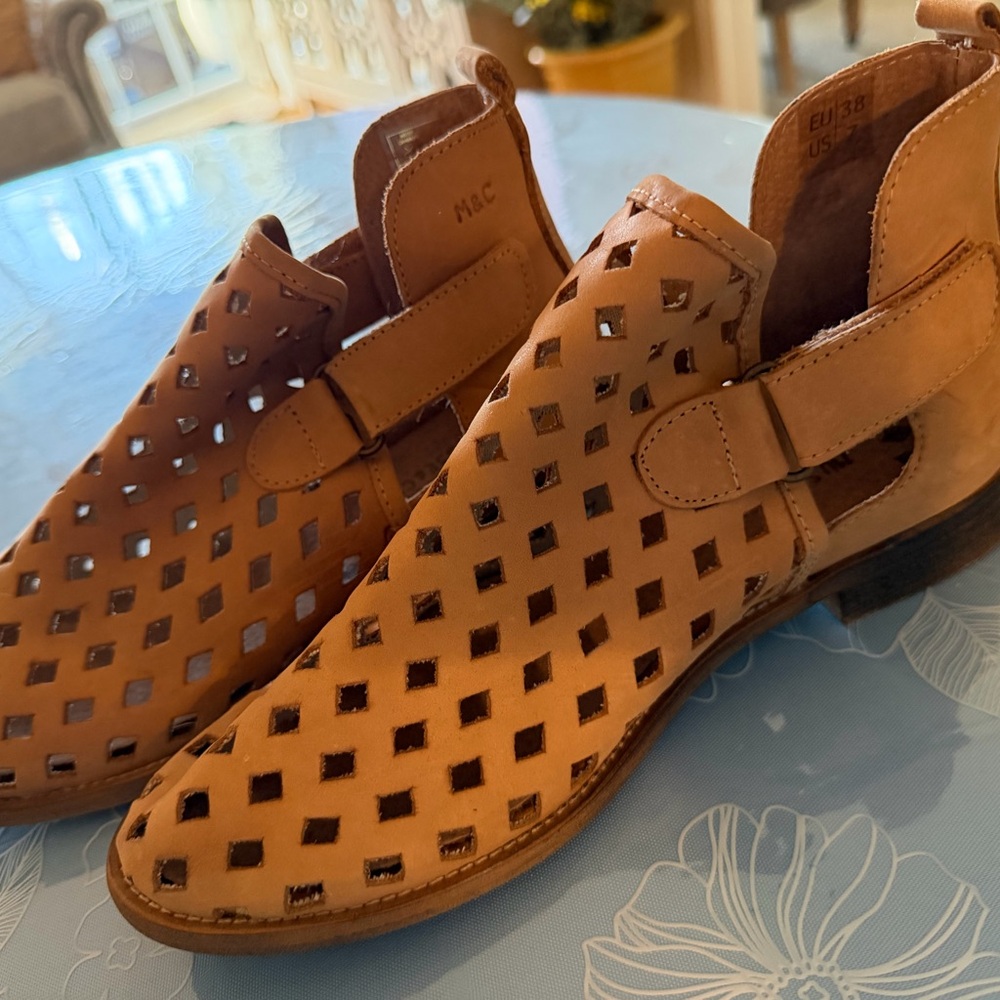Musse & Cloud Tan Leather Perforated Cutout Ankle Booties